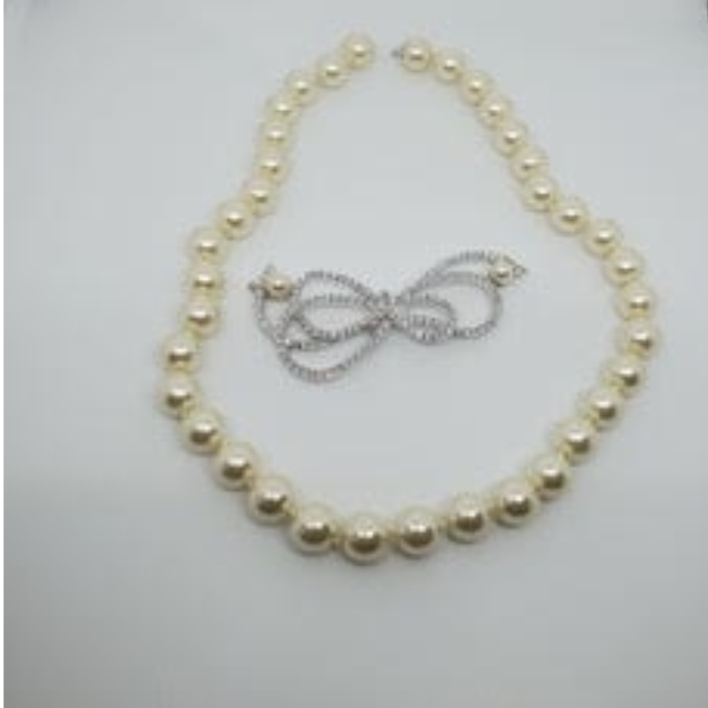 Marie Osmond Pearl Screw Necklace